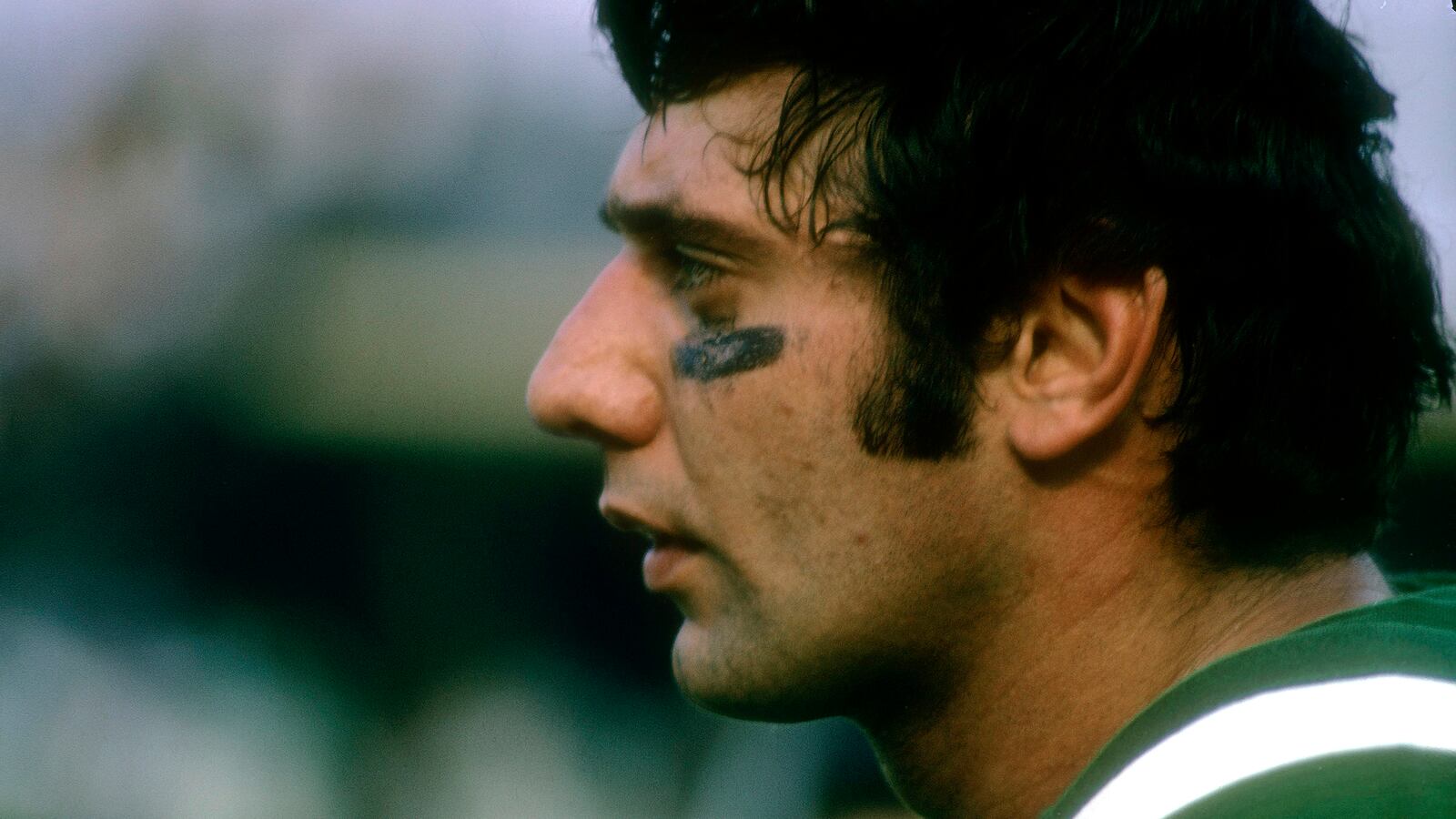 articles/2015/10/04/best-of-breslin-namath-all-night-long/151003-breslin-joe-namath-tease_kvtiir