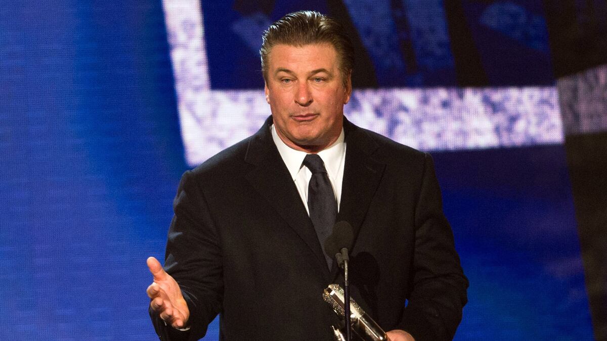 cheats/2011/09/18/fox-cuts-alec-baldwin-joke/alec-baldwin-emmys-cheat_wrmaip