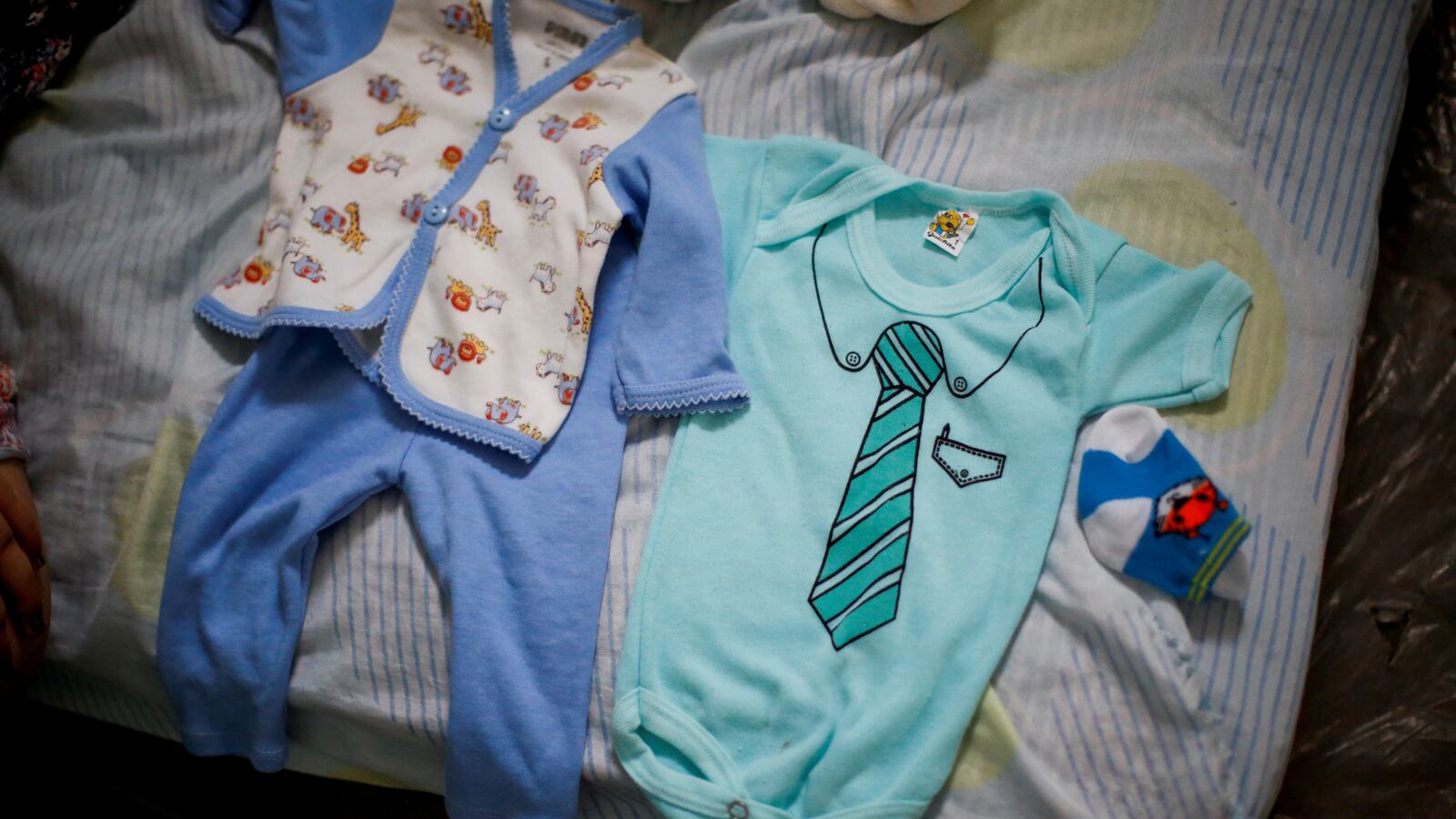 2020-06-19T000000Z_1879587184_RC2ACH9DK6NK_RTRMADP_3_HEALTH-CORONAVIRUS-MEXICO-HOMEBIRTH_bvcolq