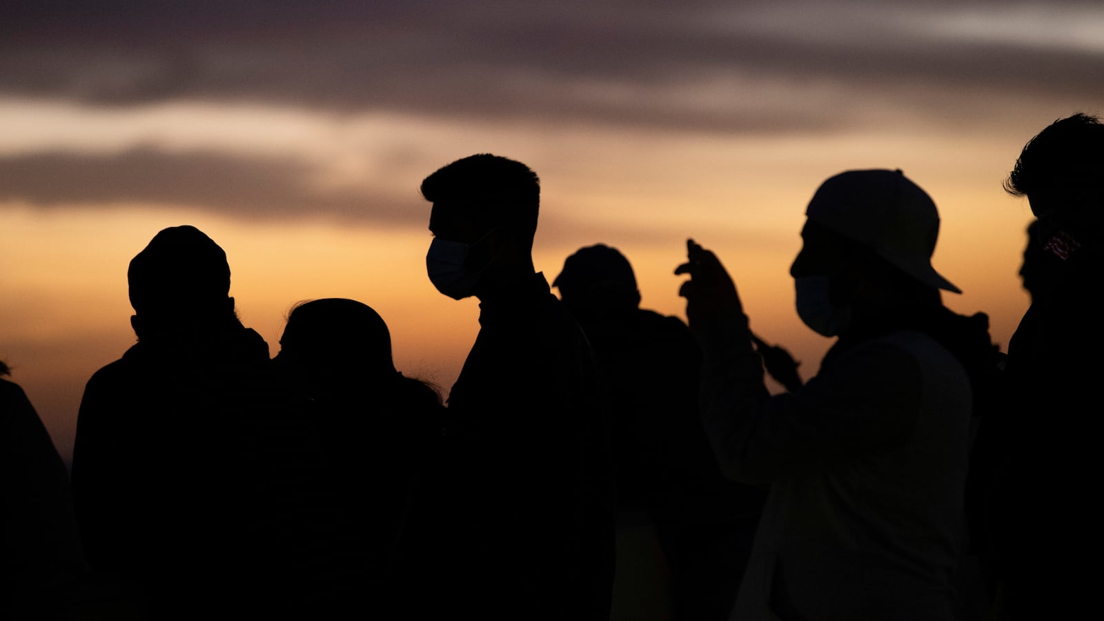 2020-12-08T045843Z_1697087048_RC2SIK9B5S3Y_RTRMADP_3_HEALTH-CORONAVIRUS-USA_k4qqtg