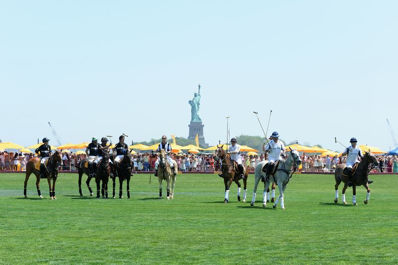 galleries/2013/06/02/stars-flock-to-veuve-clicquot-polo-classic/130602-polo-02_d1ztsd