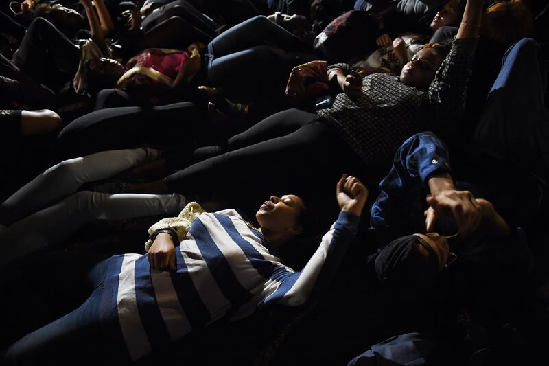 galleries/2014/11/24/fury-at-the-ferguson-decision-photos/141125-ferguson-reactions-04_q2blvs