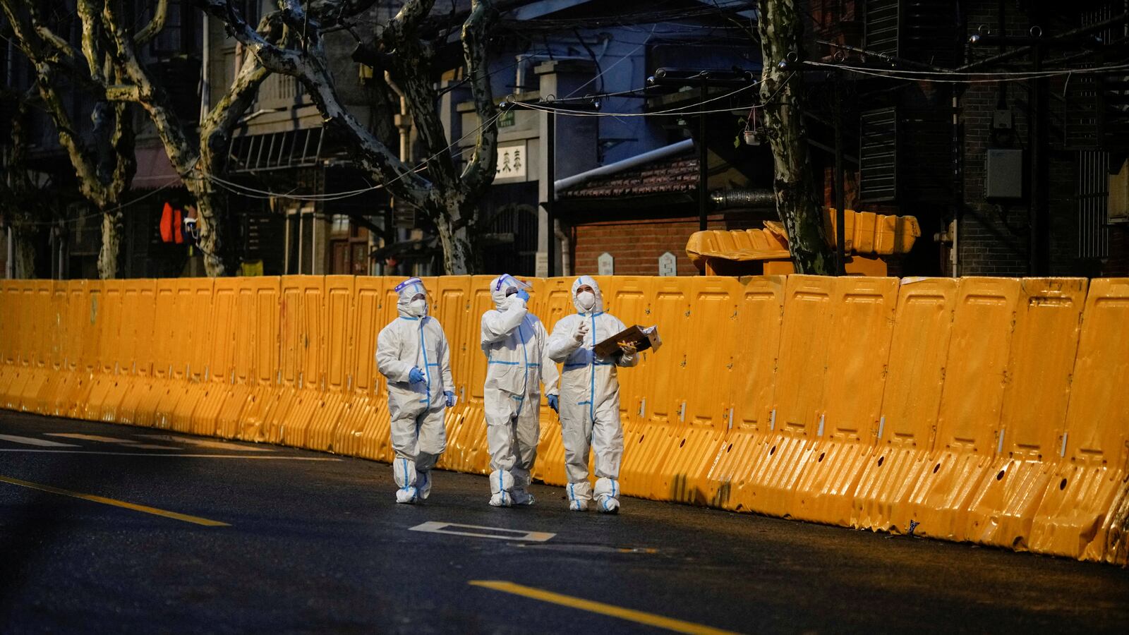 2022-03-27T140556Z_1909166073_RC2M9T9MAT0Q_RTRMADP_3_HEALTH-CORONAVIRUS-CHINA_yipqu5