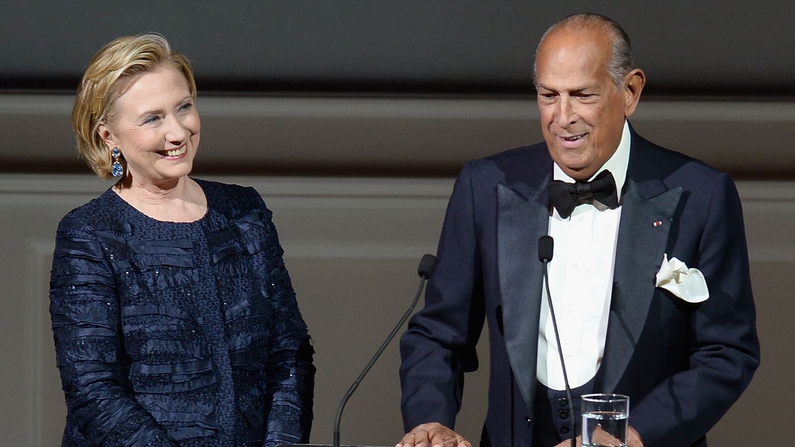 articles/2013/06/04/cfda-awards-show-features-hillary-clinton-oscar-de-la-renta/130603-cfda-awards-wilkinson-tease_wbmlur