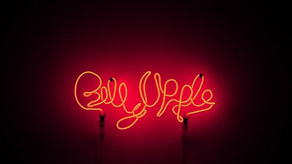 articles/2010/10/06/the-original-apple-icon/original-apple-icon-hayden-guest_wxqmii