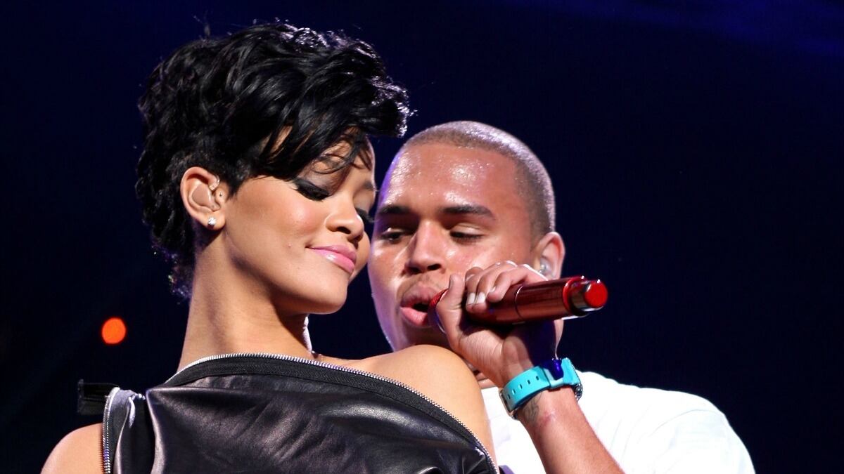 cheats/2012/12/25/rihanna-brown-watch-lakers-game/chris-brown-rihanna-cs_jvjqhh