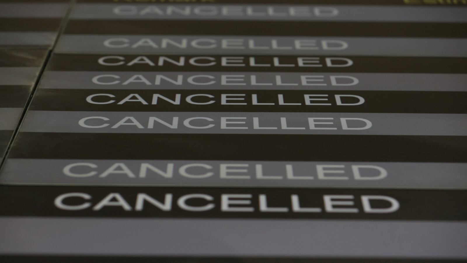 2020-05-27T000000Z_921852812_RC28XG9KDUAW_RTRMADP_3_HEALTH-CORONAVIRUS-CHILE-AIRPORT_abhlsl