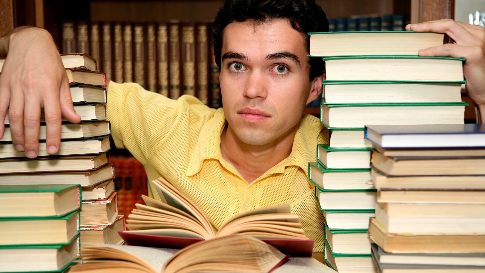 articles/2013/10/16/the-new-college-calculus/131009-selingo-college-tease-embed_el42sm