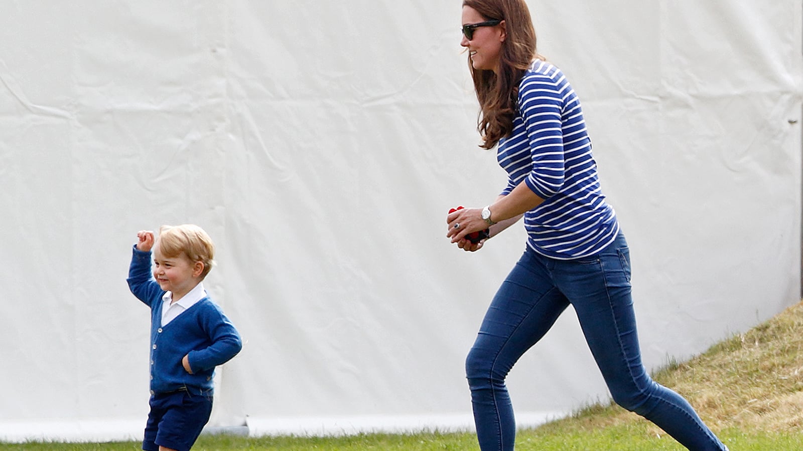 articles/2015/06/18/inside-prince-george-s-royal-publicity-blitz/150617-sykes-prince-george-tease_rhgmih