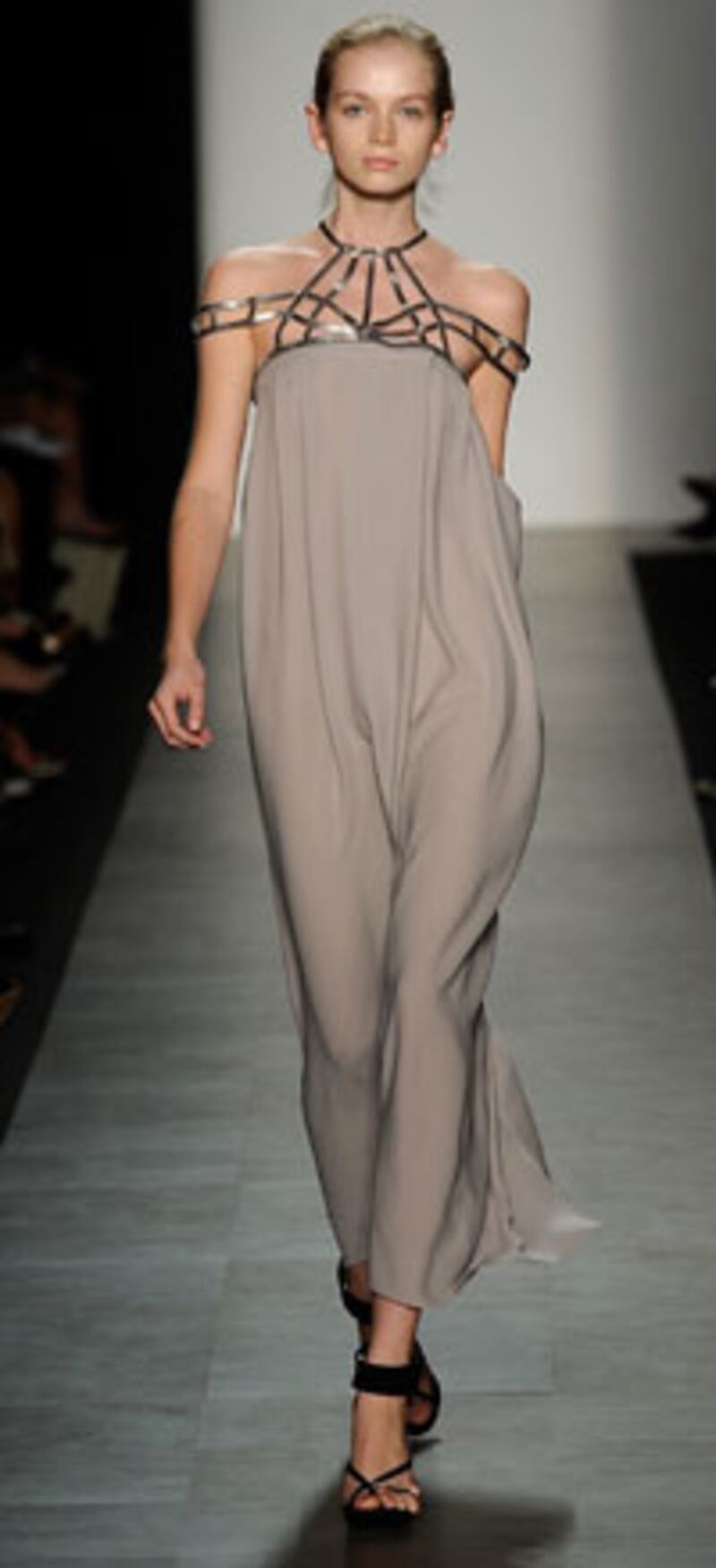 galleries/2009/09/15/ny-fashion-week-day-6/fashion-day-6---max-azria-1_kxhjx0