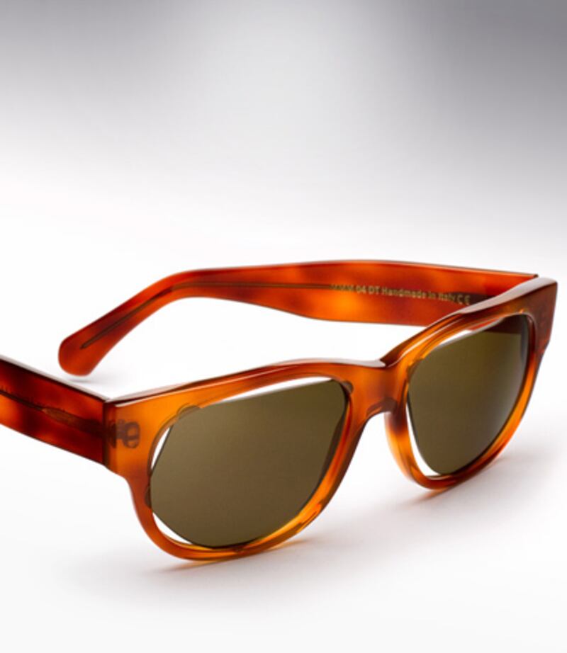 galleries/2011/11/27/cyber-monday-deals-and-steals/shopbop-margiela-sunglasses-cyber-monday_setmuq