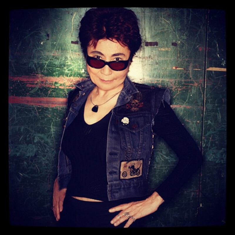 galleries/2012/05/13/russell-brand-jason-mraz-more-celebrity-twitter-pictures-photos/gal-klassen-twitpic-ono-7_g7si84