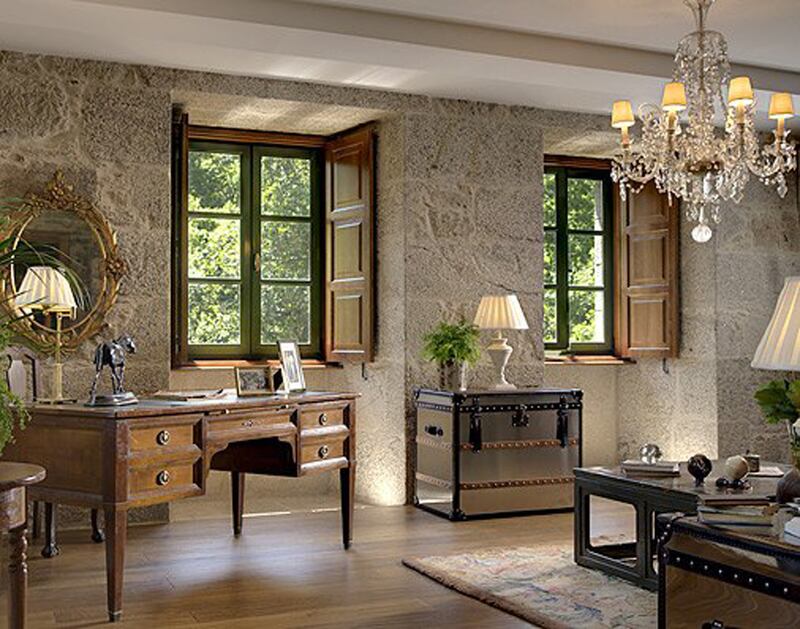 galleries/2013/06/23/six-hotels-in-unlikely-places-photos/130620-slide5-hotel-gallery_pfrri5