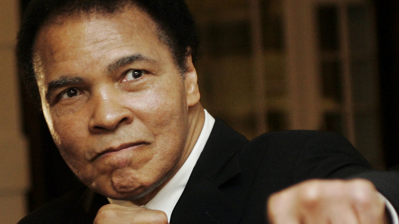 cheats/2014/12/21/muhammad-ali-hospitalized-with-pneumonia/141221-ali-cheat_xwr4my