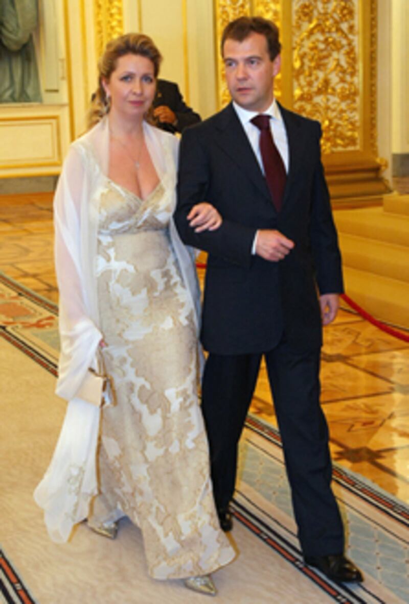 galleries/2009/03/10/fashionable-first-ladies/fashionable-first-ladies---medvedev_yrwqsj