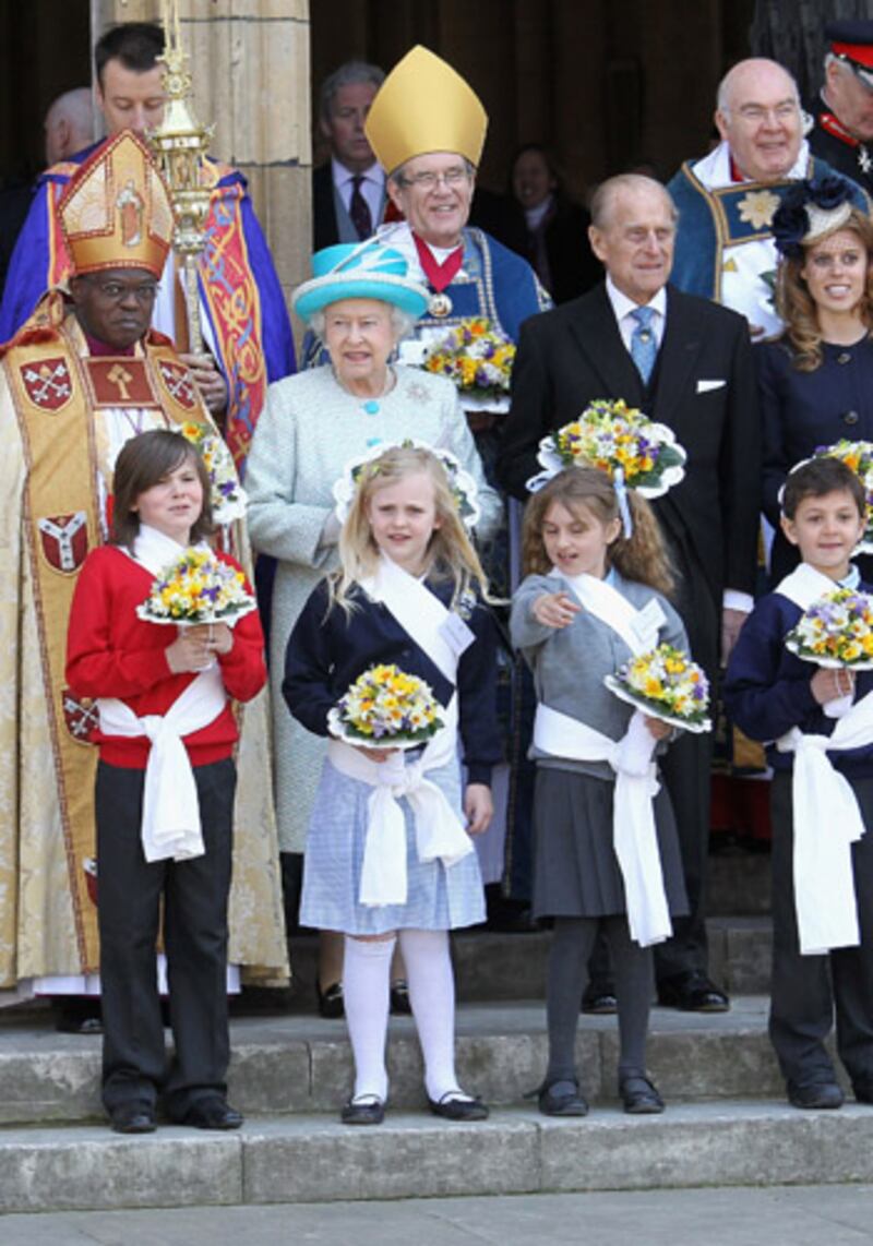 articles/2012/04/05/queen-philip-and-beatrice-distribute-maundy-money/royalist-maundy2_g0z5bi