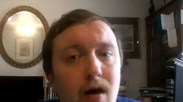 articles/2011/07/19/jonnie-marbles-aka-jonathan-may-bowles-pies-murdoch-wendi-deng-hits-him/murdoch-pie-attacker_vvvgsd