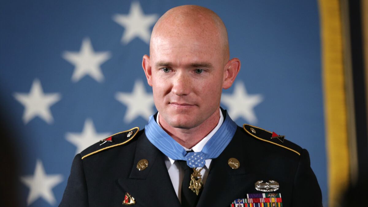 cheats/2013/08/26/obama-bestows-medal-of-honor-on-ty-carter/ty-carter-moh-cheat_d6ha9v