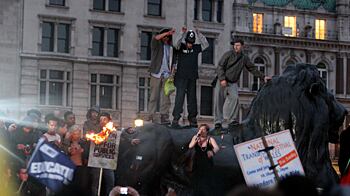 cheats/2011/03/27/uk-rally-organizers-condemn-violence/uk-budget-protest_yxpebo