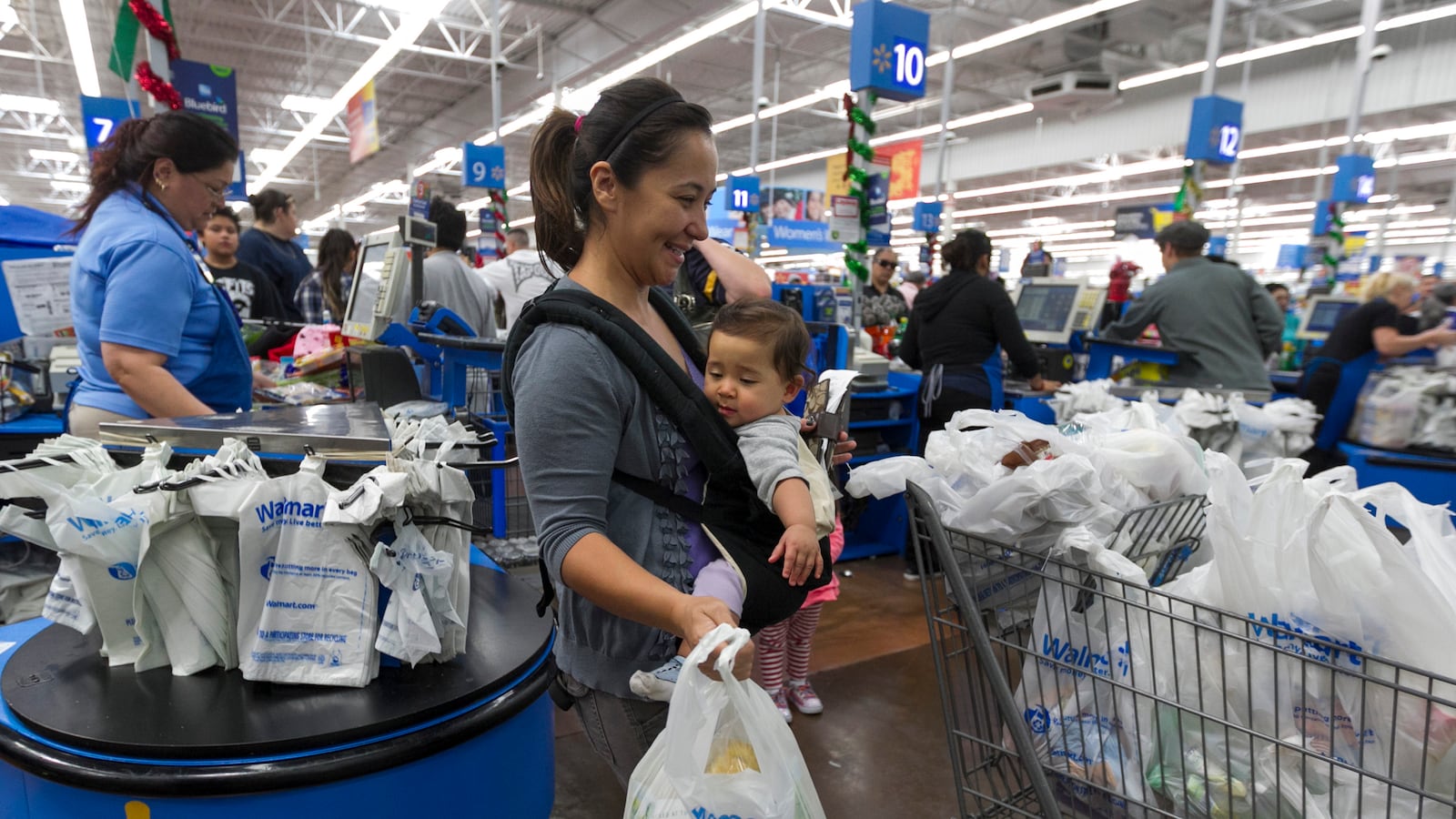 articles/2013/11/18/walmart-s-dumb-blame-game/131118-walmart-gross-tease_euasao