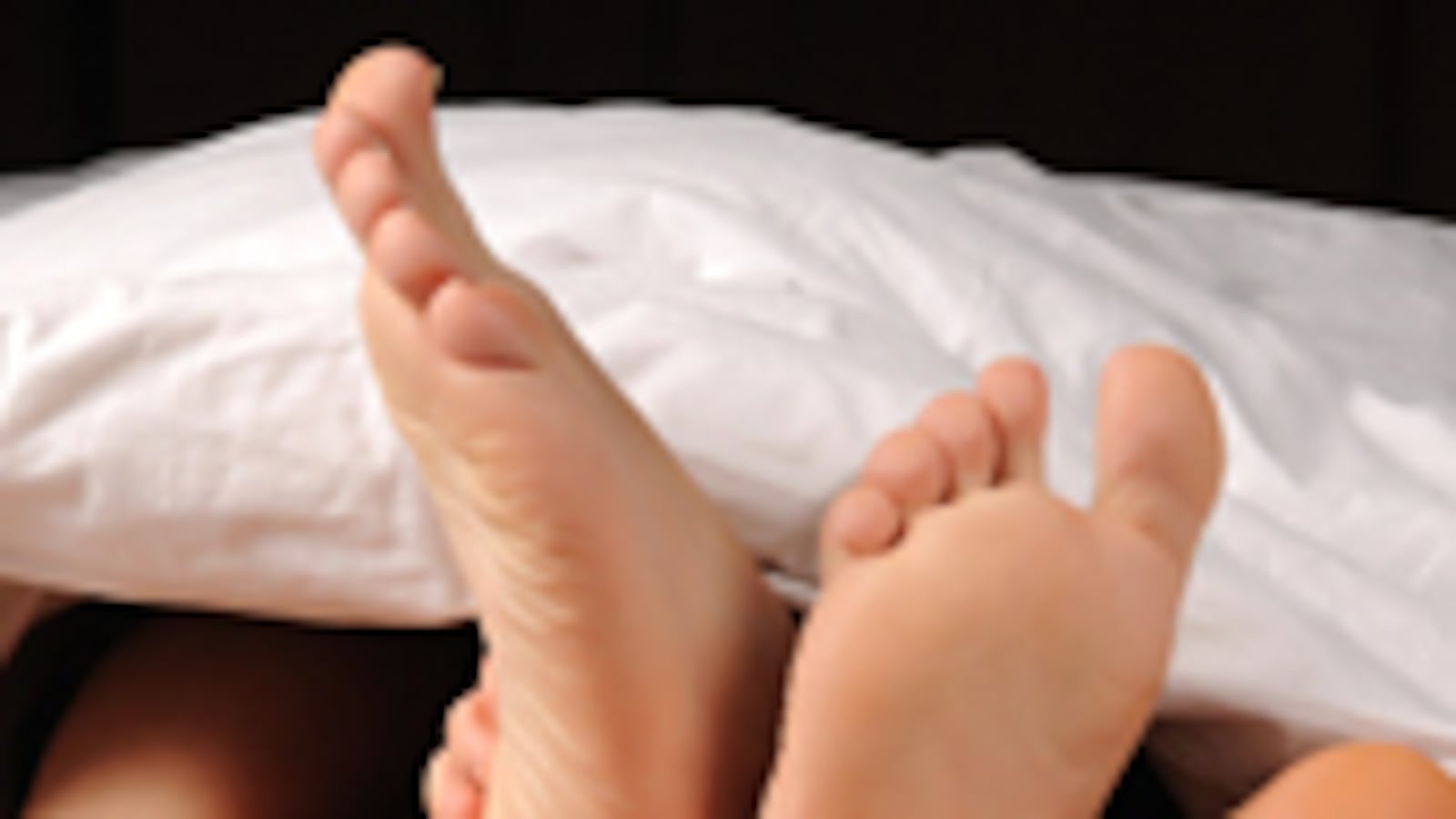 articles/2009/05/07/threesome-marriages/ellin-threesome-marriages_25673_oqnopy