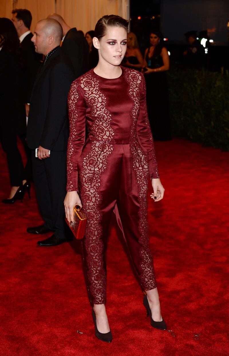 galleries/2013/05/06/met-gala-2013-red-carpet-gallery-photos/130506-met-gala-stewart_xl8inf