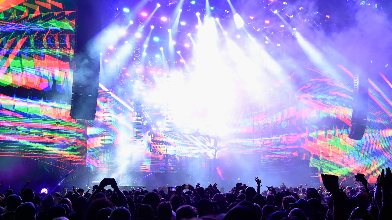 articles/2016/04/18/taylor-swift-s-boyfriend-closes-out-coachella-with-a-wimper-not-a-bang/160418-coachella-calvin-harris-tease_mnhpl0