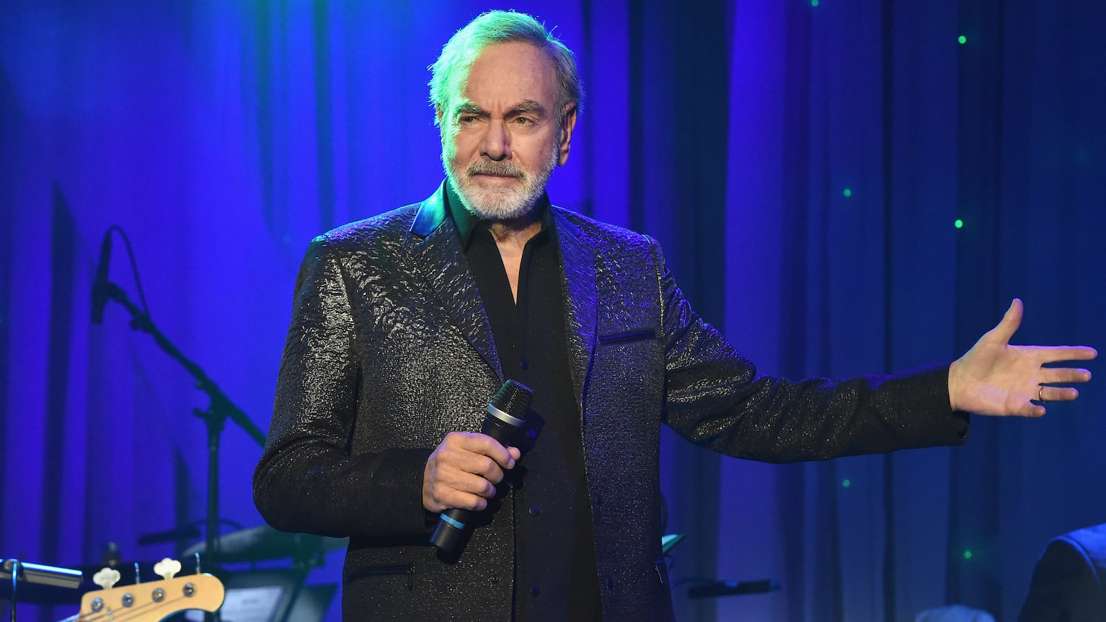 180123-basu-neil-diamond-hero_ee2mmx