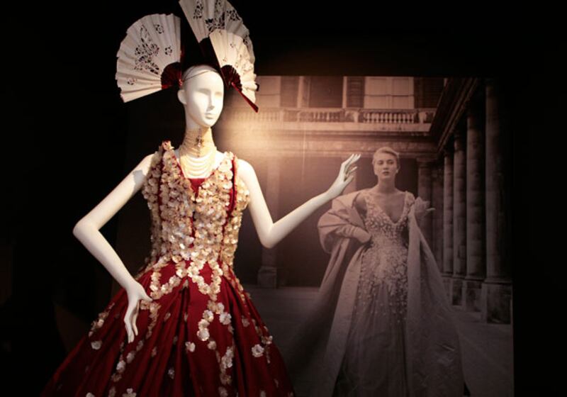 galleries/2010/03/15/dior-the-creative-passion/dior-high-gloss---2_b2ghf1