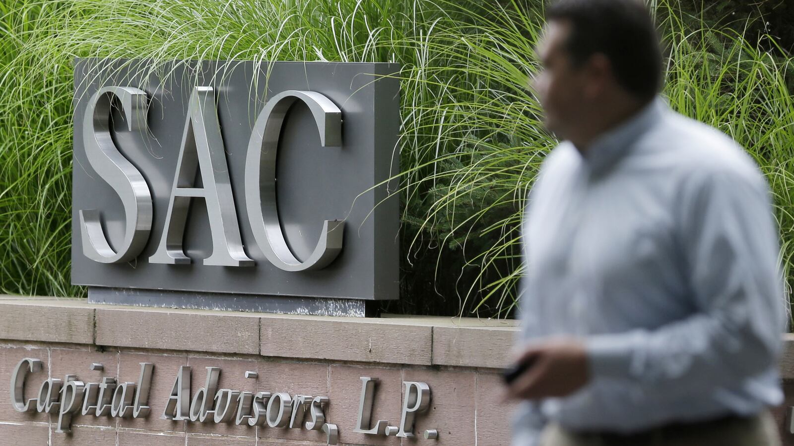 articles/2013/07/25/indictment-of-sac-capital-creates-economic-losers-and-winners/130725-sac-iannou-tease_q02out