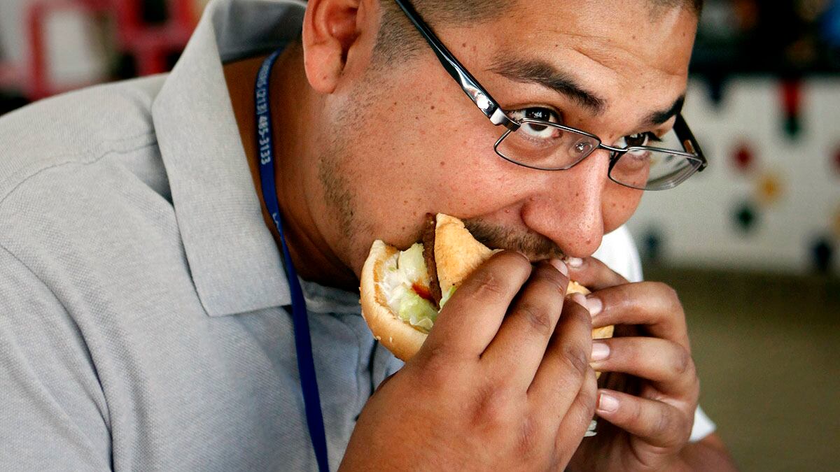 cheats/2012/01/17/burger-king-tries-out-delivery/burger-king-delivery-cheat_fzdcwb