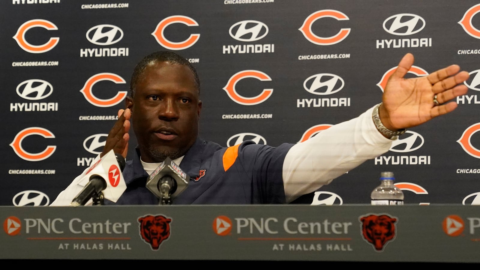 Chicago Bears defensive coordinator Alan Williams