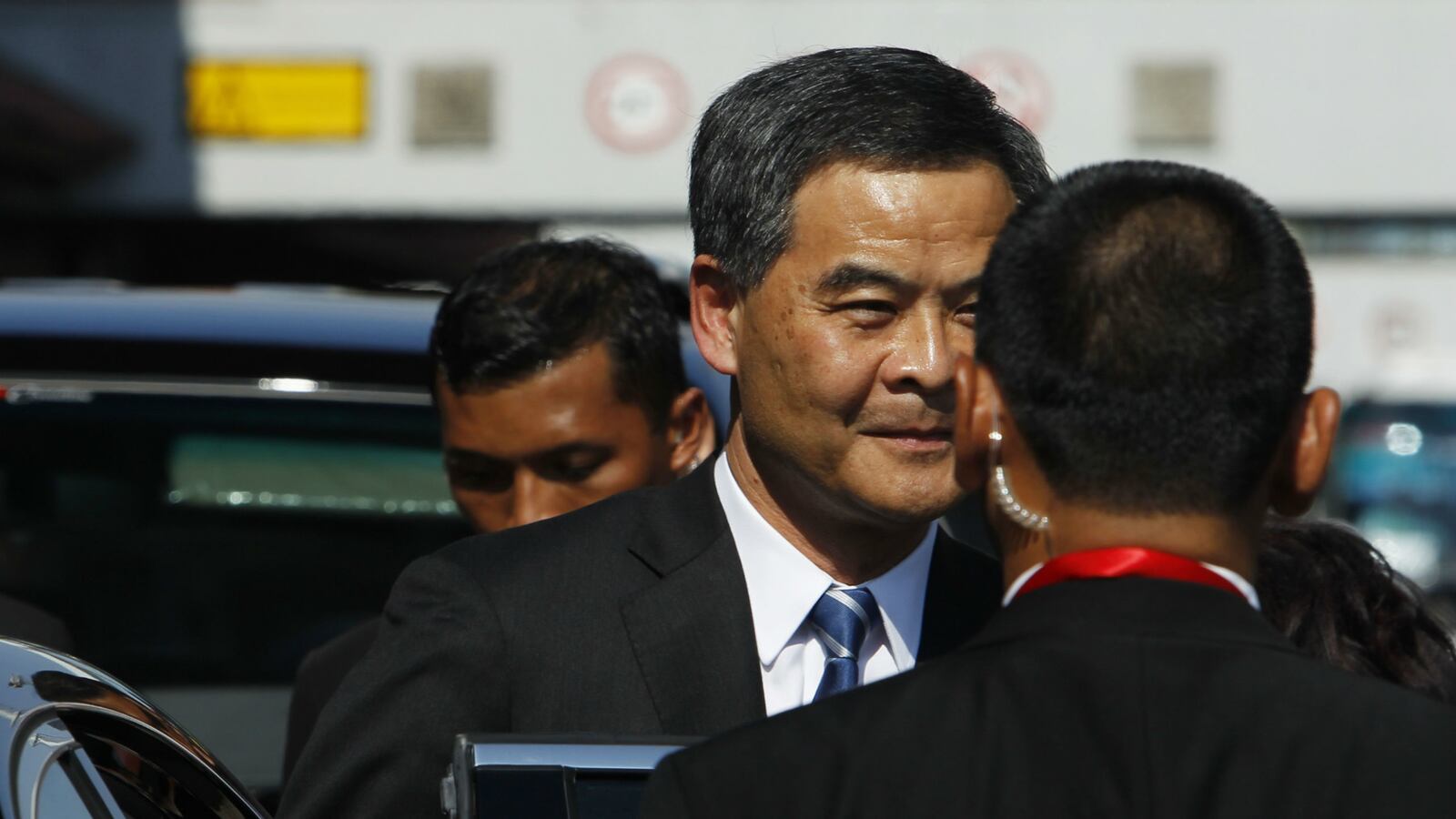 cheats/2014/10/16/hong-kong-offers-talks-with-protesters/141016-cy-leung-cheat_lwx9tb