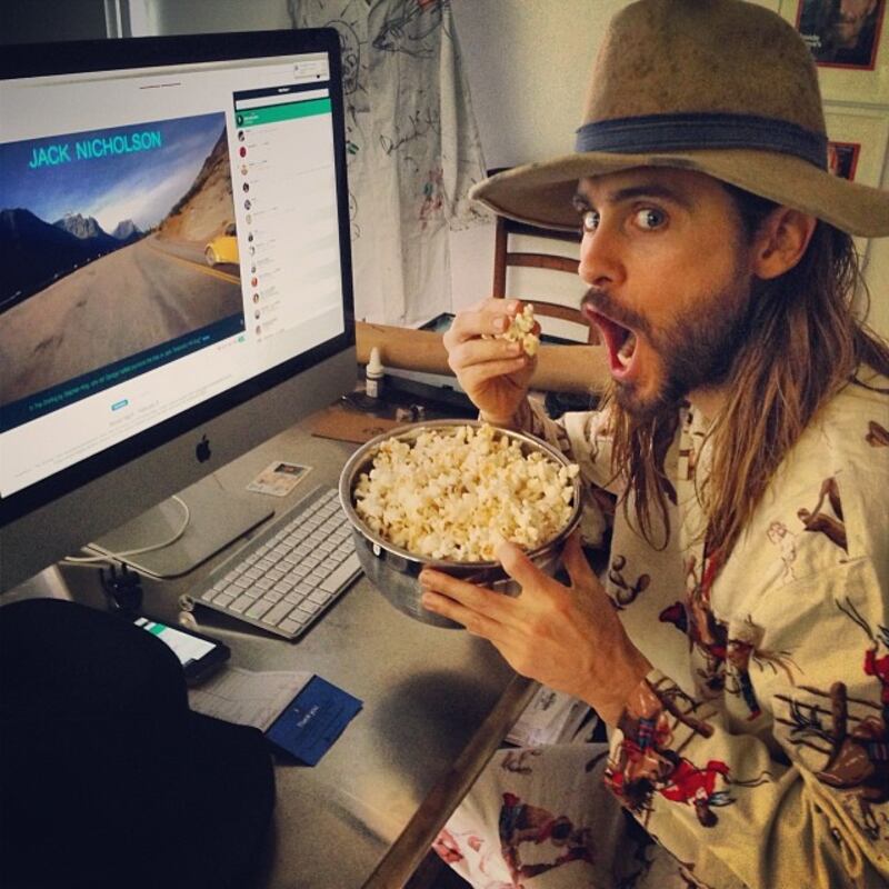 galleries/2014/02/16/jared-leto-lupita-nyong-o-and-the-week-s-best-celebrity-selfies/140216-selfies-jared-leto_tqxiio