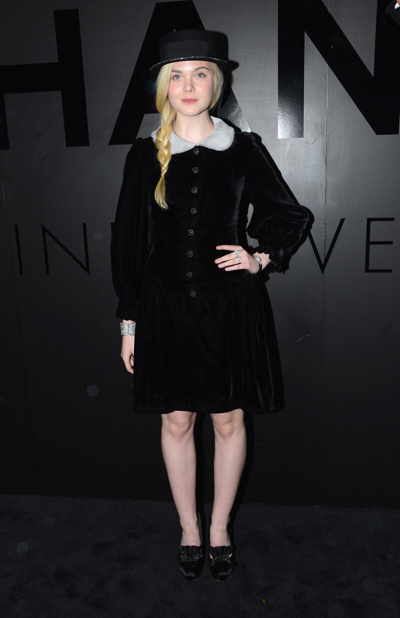 galleries/2012/11/21/elle-fanning-lady-gaga-more-channel-pilgrim-fashion-thanksgiving-style-photos/pilgrim-style-fanning_ivt7bj