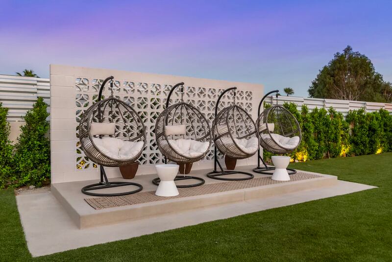 220713-omg-palm-springs-13_rsvc1h