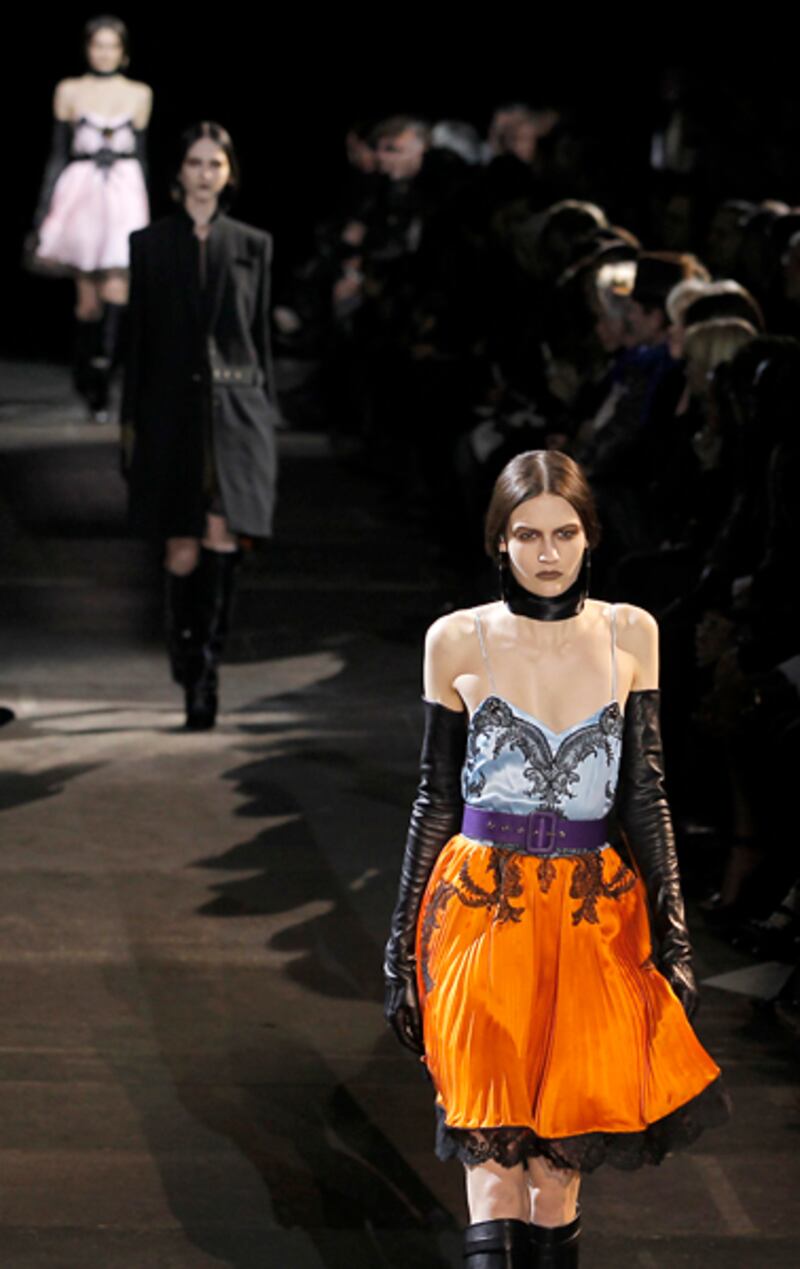 galleries/2012/03/07/louis-vuitton-alexander-mcqueen-and-more-paris-fashion-week-fall-winter-2012-photos/paris-fashion-wrap-givenchy_ejhsu8