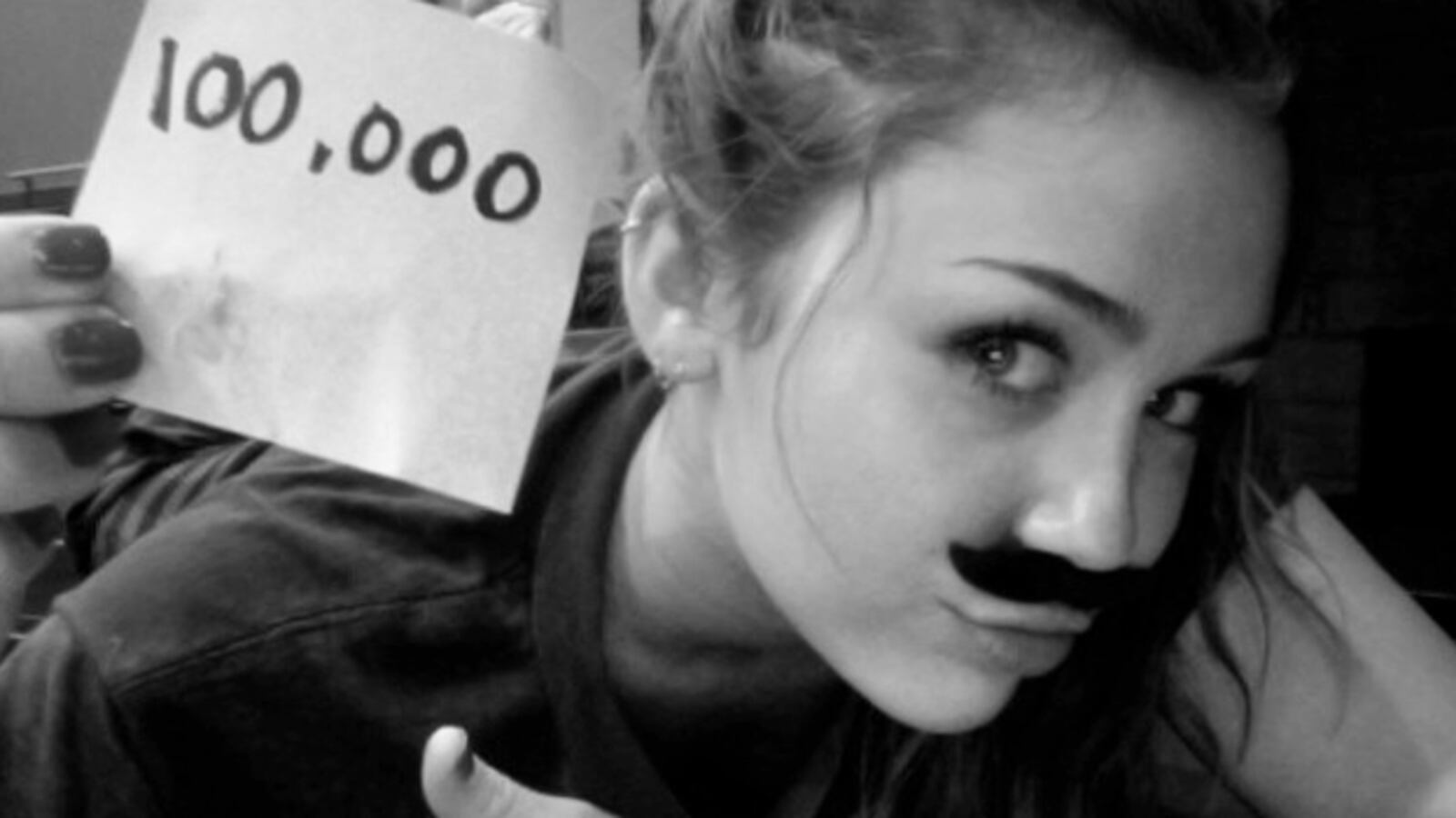 galleries/2011/04/05/stars-with-staches/stars-with-staches---cyrus_s7uwm6