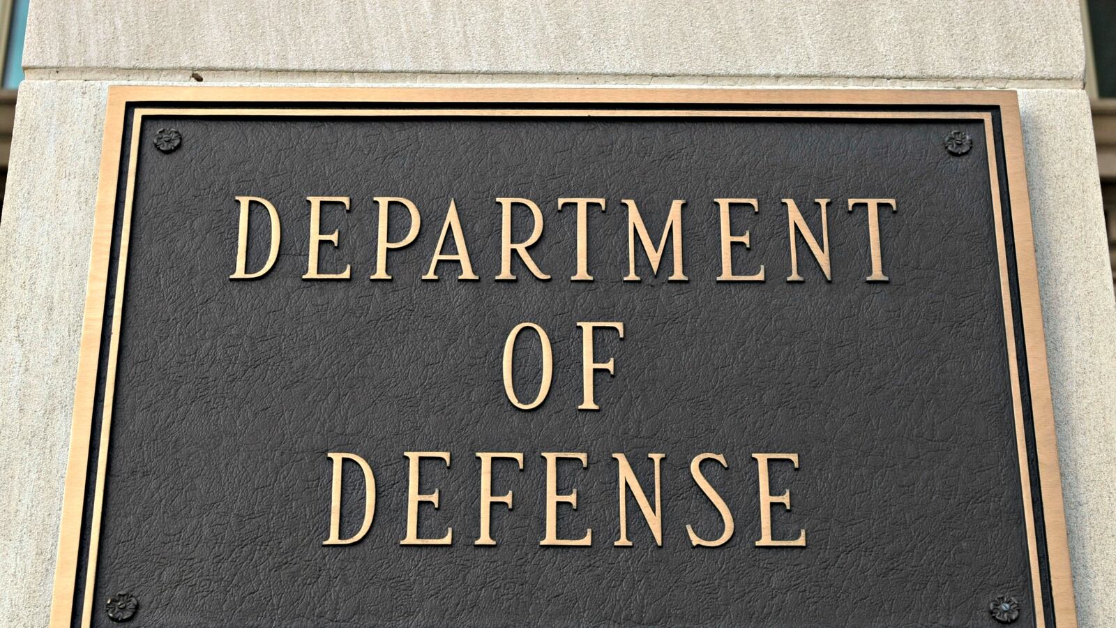 cheats/2016/06/02/pentagon-s-license-plate-thief-placed-on-leave/160602-dept-defense-whitman-cheat_f3i4au