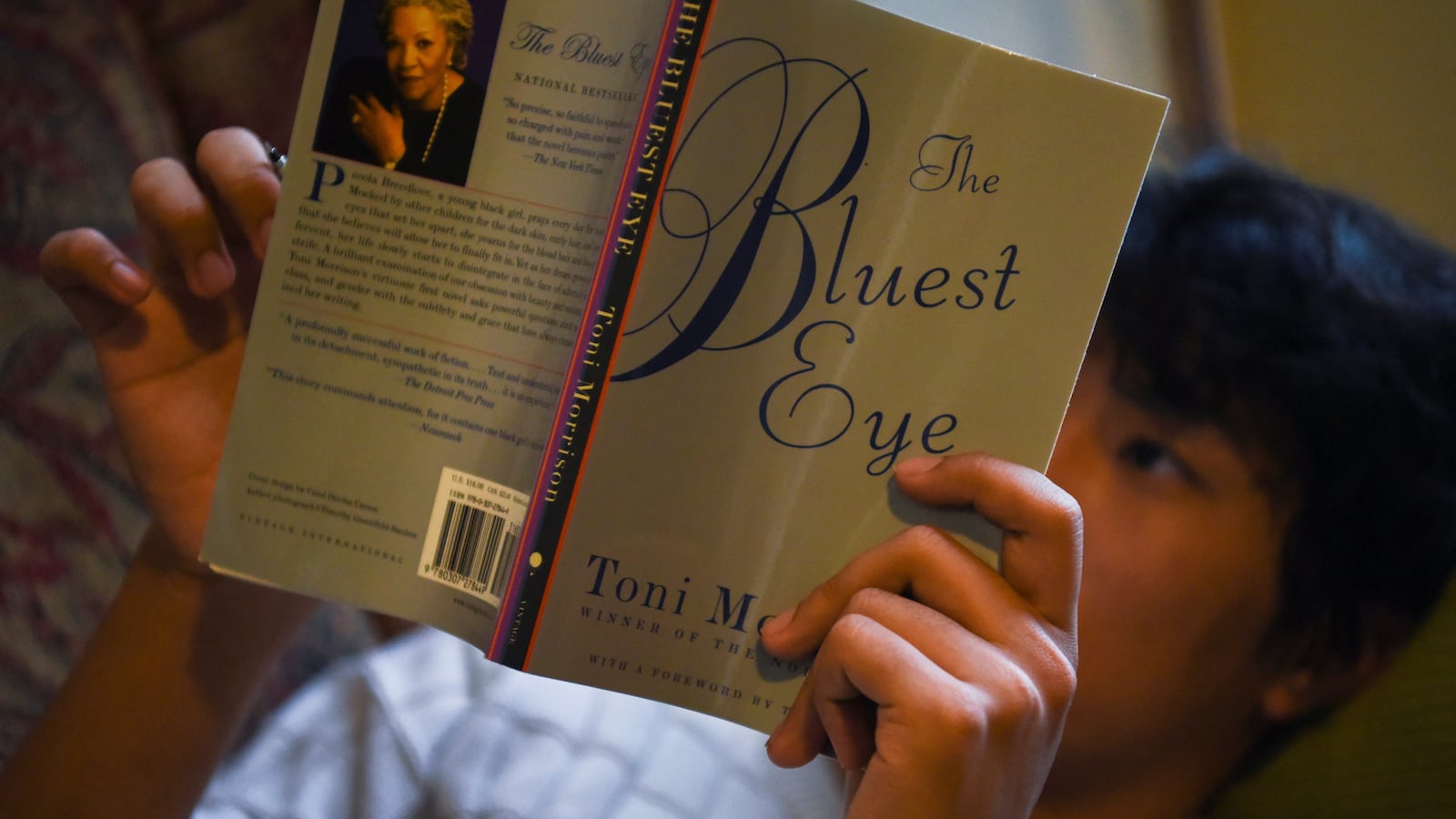 Student reads Toni Morrison’s “The Bluest Eye”