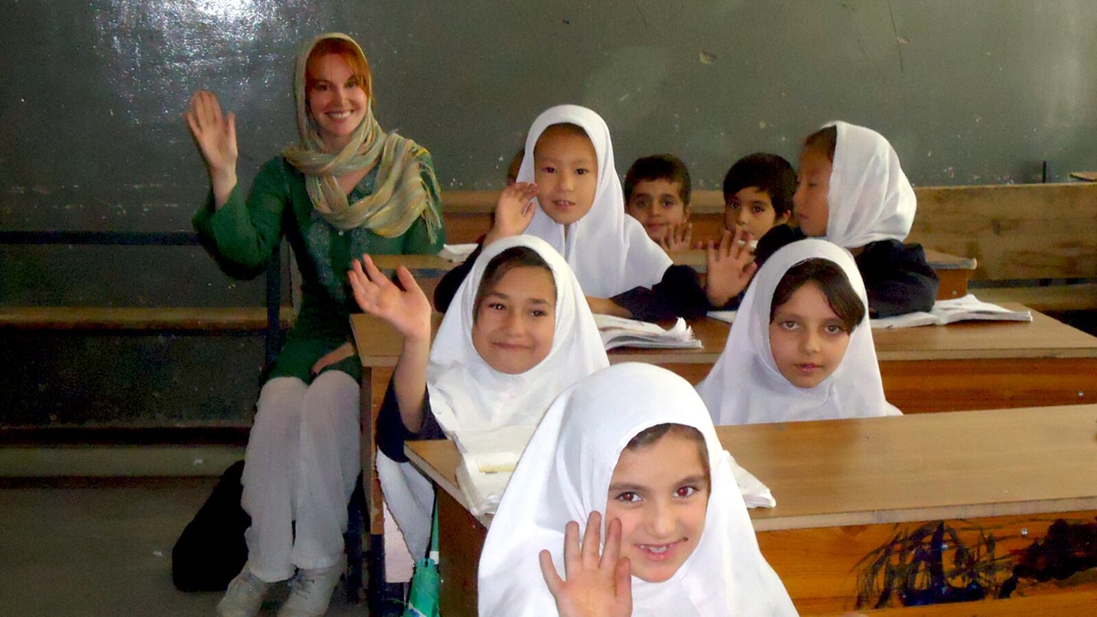 articles/2011/10/06/afghanistan-ten-years-after-the-start-of-war/afghanistan-10-years-later_mh9ber