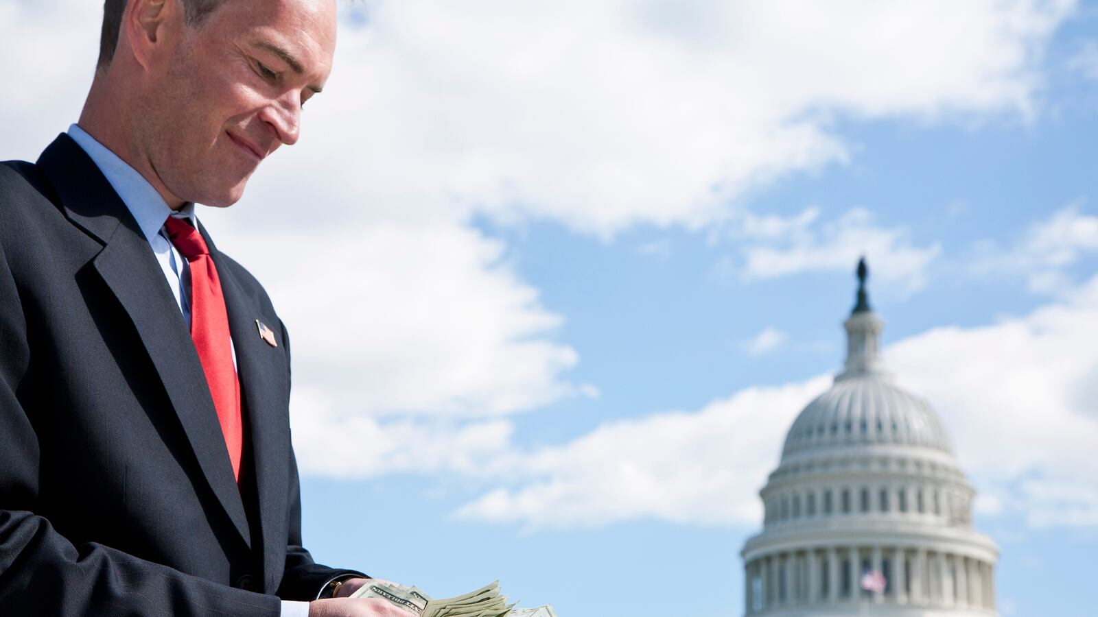 articles/2013/05/21/federal-execs-to-get-millions-despite-cuts/130521-cnbc-tease_m6kbzc