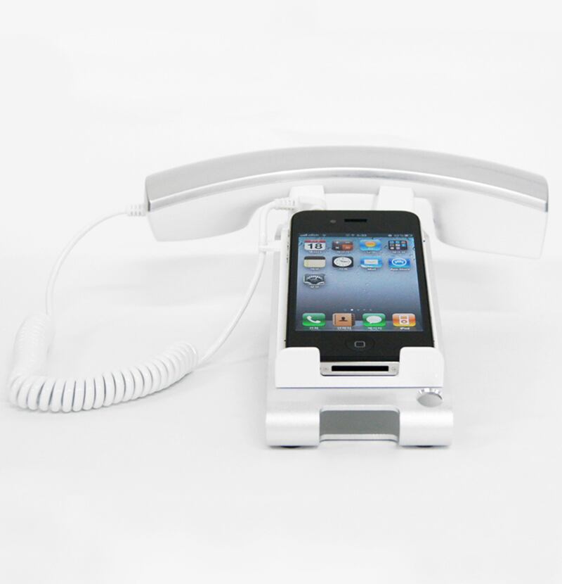 galleries/2012/12/06/2012-gift-guide-the-hipster-techie/guide-phone2560_aumejv