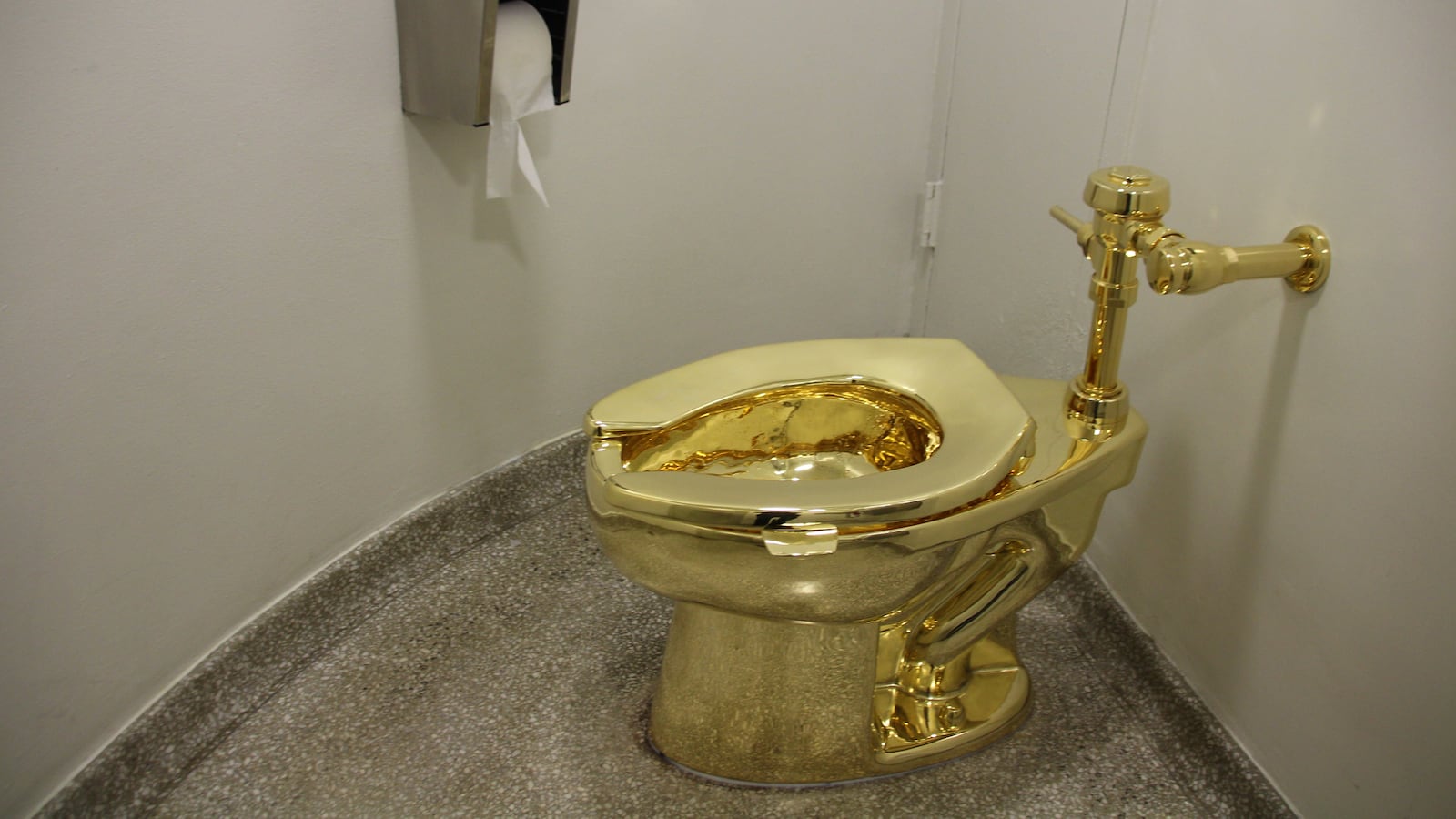 Two Men Found Guilty of Stealing Golden Toilet Worth $6Million From British Palace Where Churchill Was Born