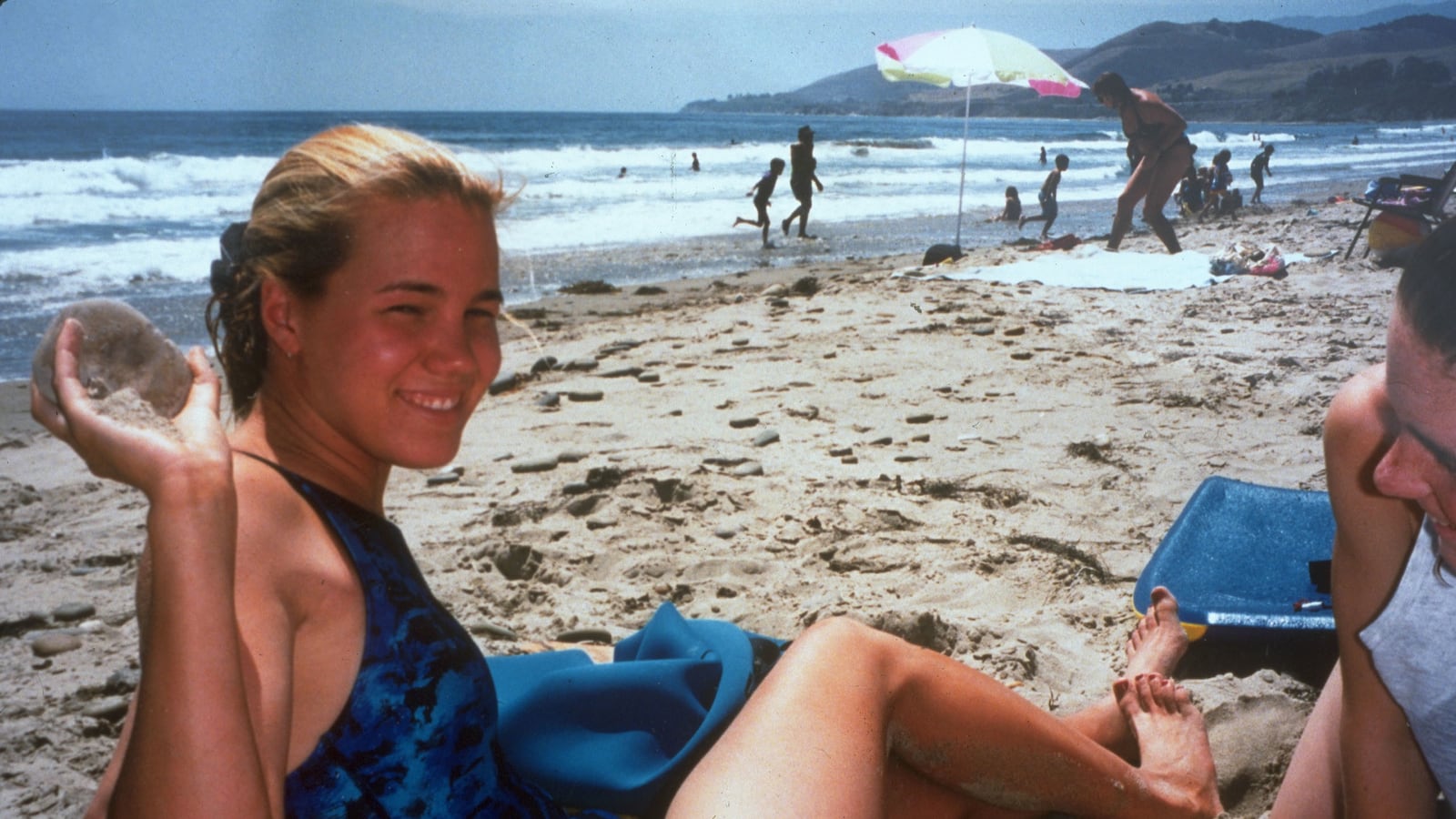 articles/2016/09/13/is-kristen-smart-buried-in-this-backyard-neighbors-and-a-wonder-dog-say-yes/160912-nestel-kristin-smart-tease_apmjyp