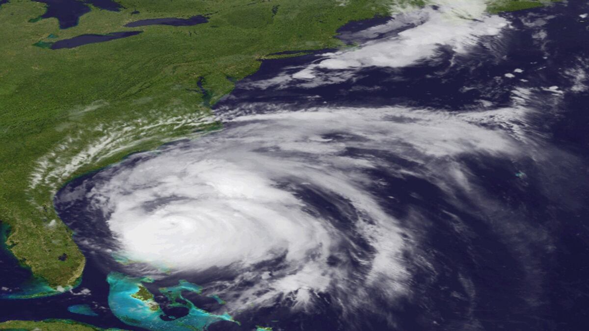 cheats/2011/08/26/hurricane-alert-grips-east-coast/hurricane-irene-radar-tracking-friday-cheat_lth60e