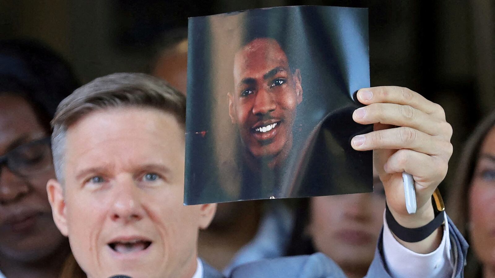 2022-07-02T000000Z_560376560_RC2O3V9VB56I_RTRMADP_3_OHIO-POLICE_vdyqoo