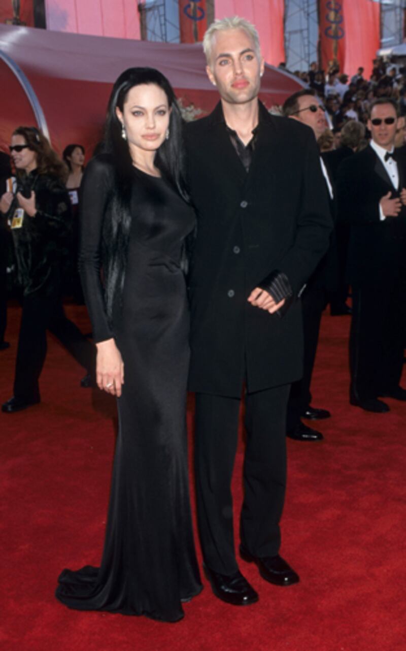 galleries/2012/07/09/winona-ryder-christina-hendricks-more-stars-in-goth-punk-phases-photos/angelina-jolie-celebrity-goth-punk-phase_tvdwdo