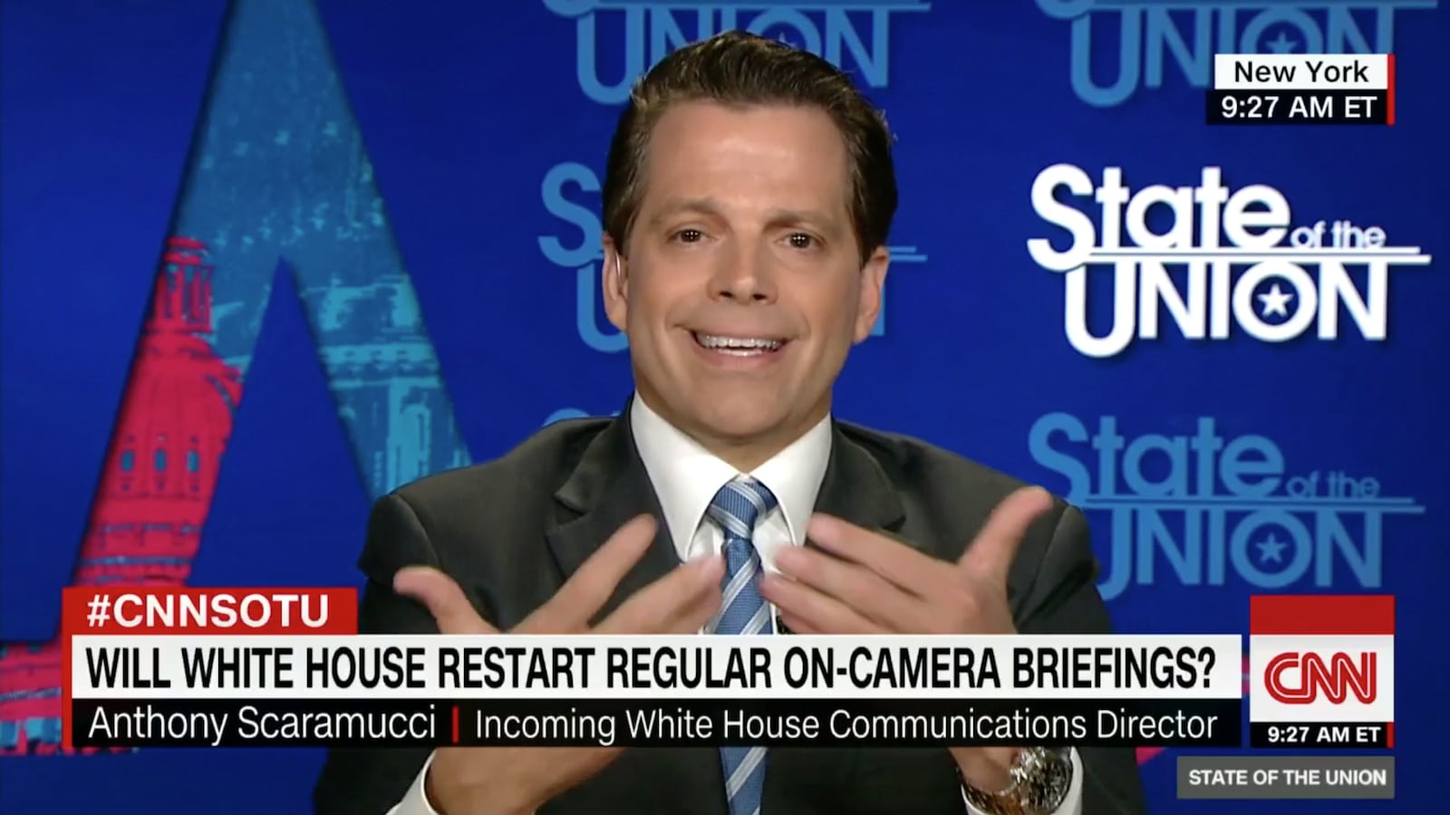 170723-Jones-Mooch-HairandMakeup-Hero_u02ost