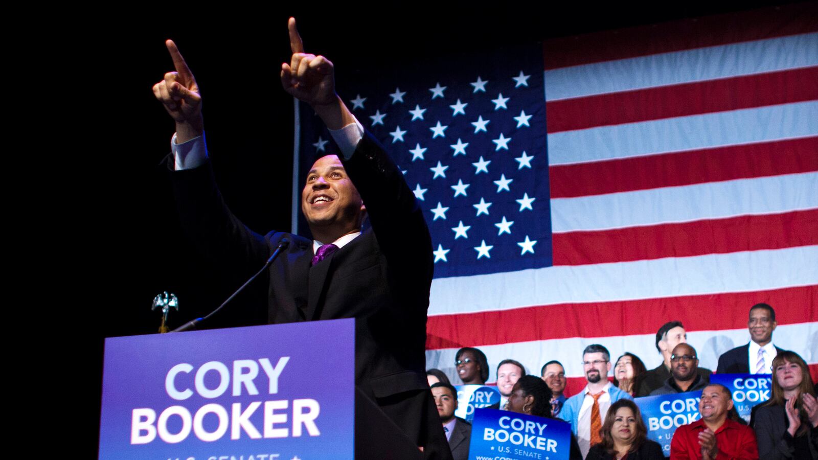 articles/2013/10/17/corey-booker-is-heading-to-washington/131017-taylor-booker-tease-embed_upbenk